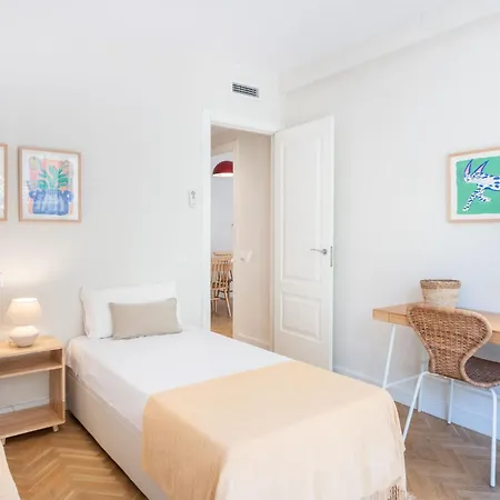 Apartment Spacious And Elegant Oasis In The Best Location *