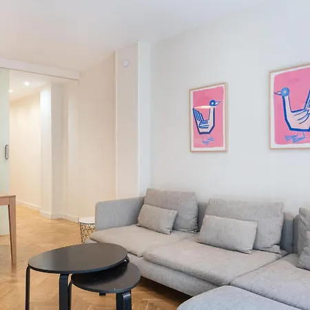 Spacious And Elegant Oasis In The Best Location Barcelona