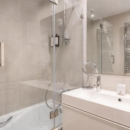 Spacious And Elegant Oasis In The Best Location * Barcelona