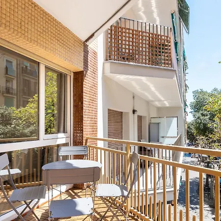 Apartment Spacious And Elegant Oasis In The Best Location
